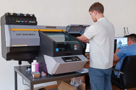 Установка УФ-принтера Mimaki UJF-3042 MkII﻿ в оргкомитете саммита ШОС в Самарканде