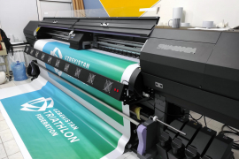 Трёхметровый монстр Mimaki SWJ-320EA поглощает заказ за заказом :)