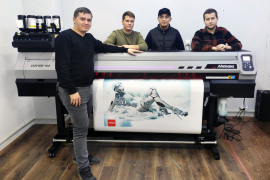 УФ-принтер Mimaki UJV100﻿ для изготовления авторских обоев и интерьерной графики