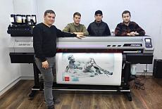 УФ-принтер Mimaki UJV100﻿ для изготовления авторских обоев и интерьерной графики
