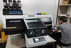 Инсталляция УФ-принтера Mimaki UJF-3042 MkII на производстве Art Cover