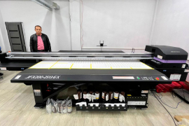 Топовый планшетный принтер JFX200-2513 EX установлен в РПК "IZBA"