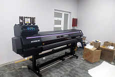 Запуск УФ-принтера Mimaki UCJV150 в полиграфической компании Узбекистана