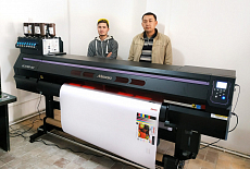 В РПК «QAJIMUXAN SEYILXAN» (г. Нукус) запущен УФ-принтер Mimaki UCJV300