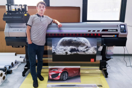 На производстве "Creative media" запущен УФ-принтер Mimaki UJV100